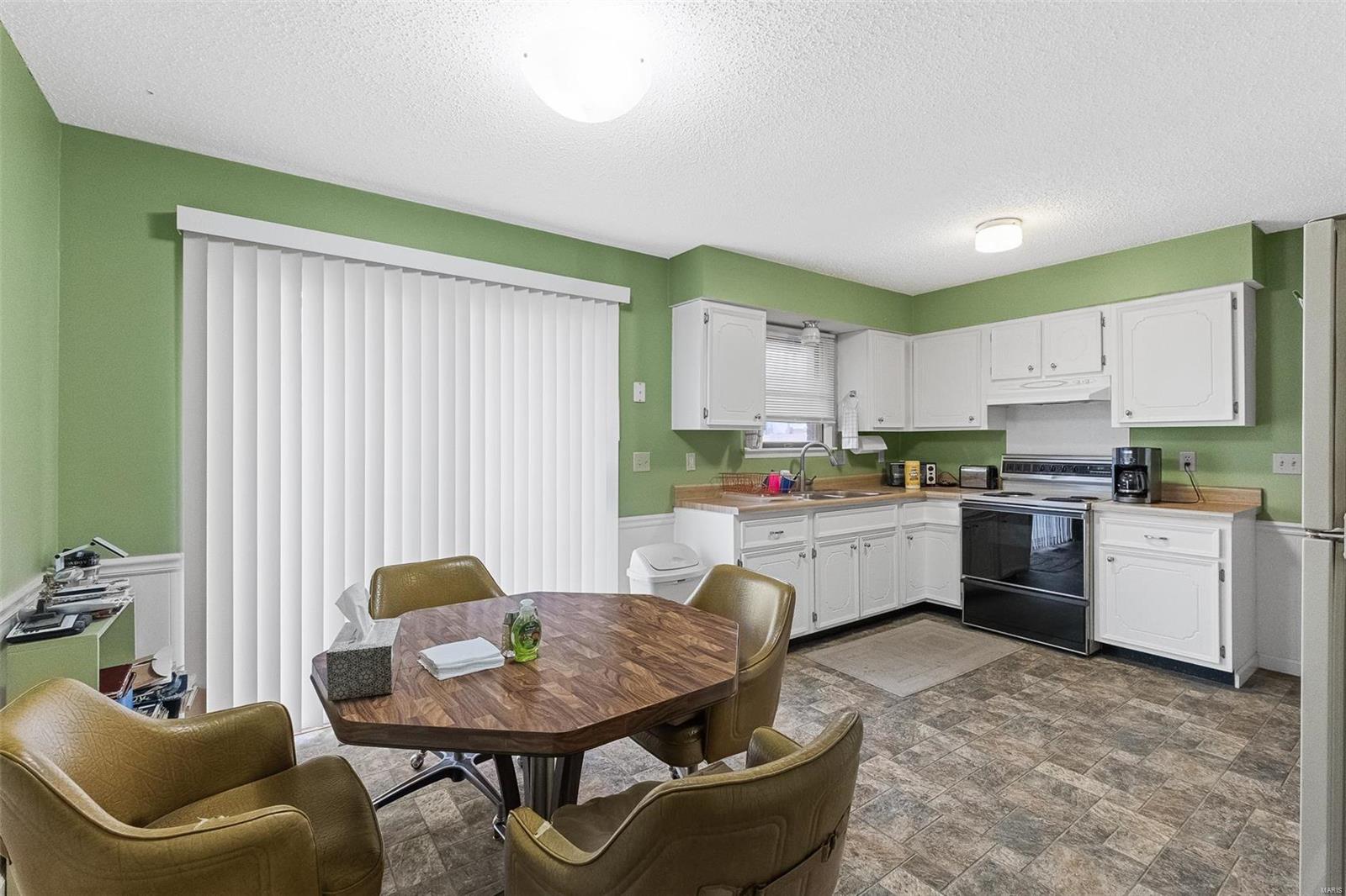 940 Old Bryan Road O'Fallon, MO 63366 - Photo 6 of 27 Gallery Image 6