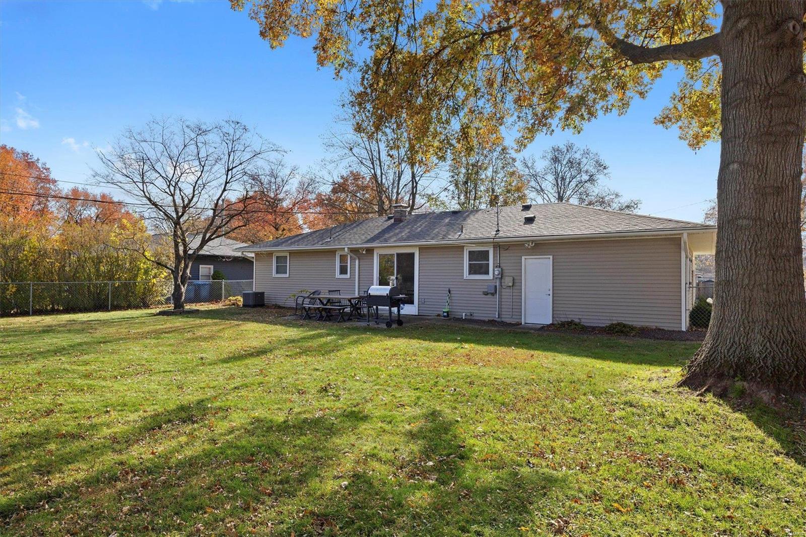 2127 St Raphael Court Highland, IL 62249 - Photo 33 of 36 Gallery Image 33