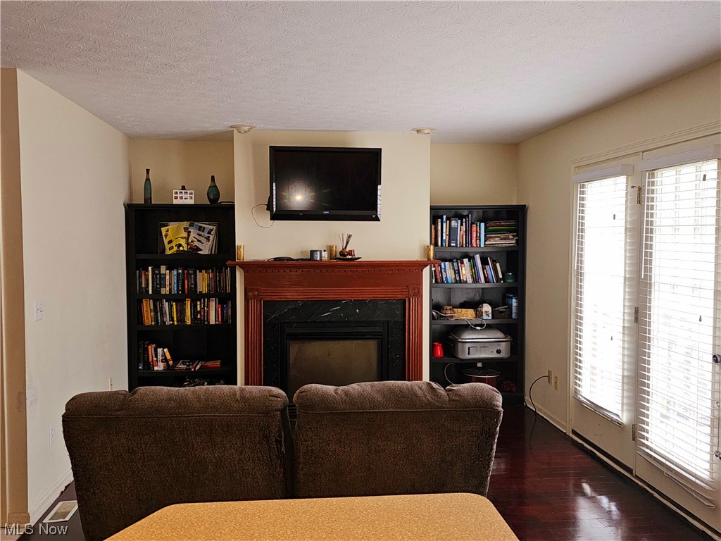4423 Sexton Road Cleveland, OH 44105 - Photo 6 of 15