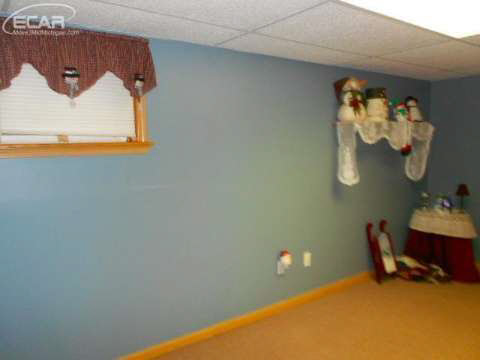 2995 Parmenter Road Corunna, MI 48817 - Photo 36 of 53 20422656-35.JPG