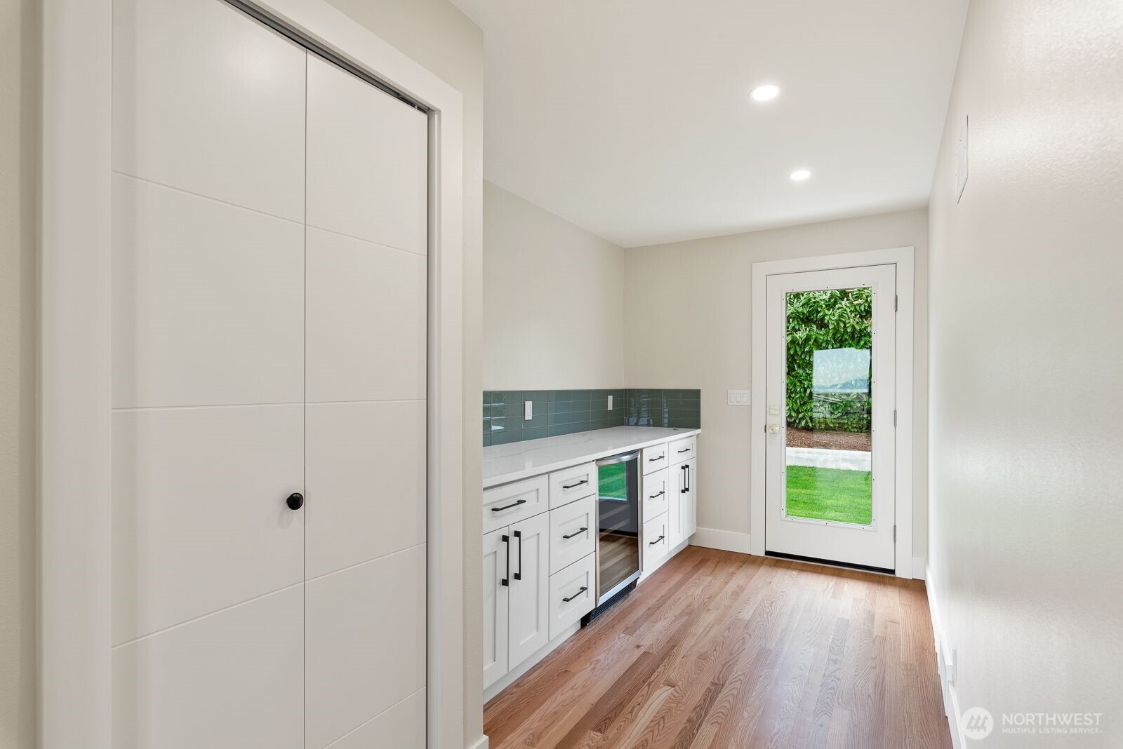 2425 Northwest Blue Ridge Drive Seattle, WA 98177 - Photo 10 of 27