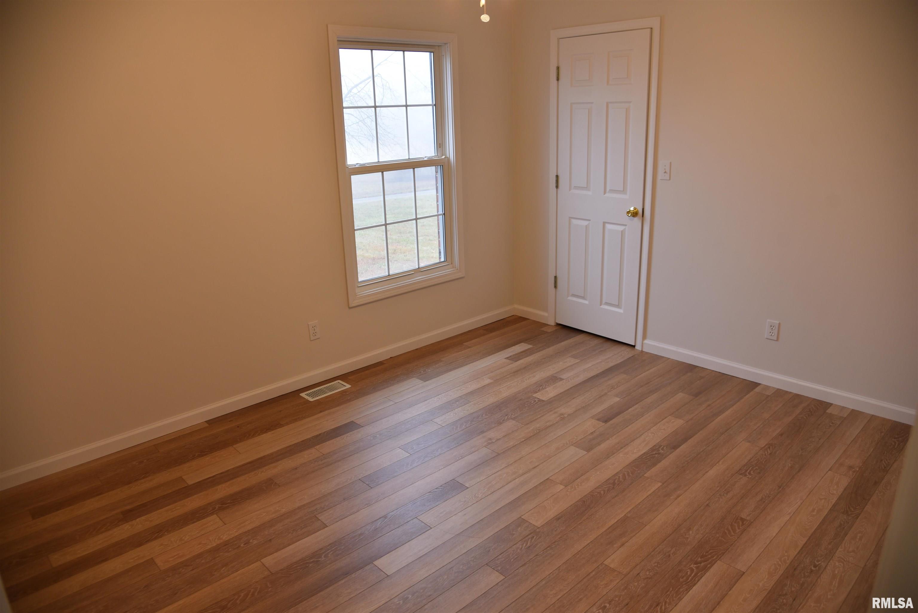 1505 Dutchman Lake Road Vienna, IL 62995 - Photo 13 of 59