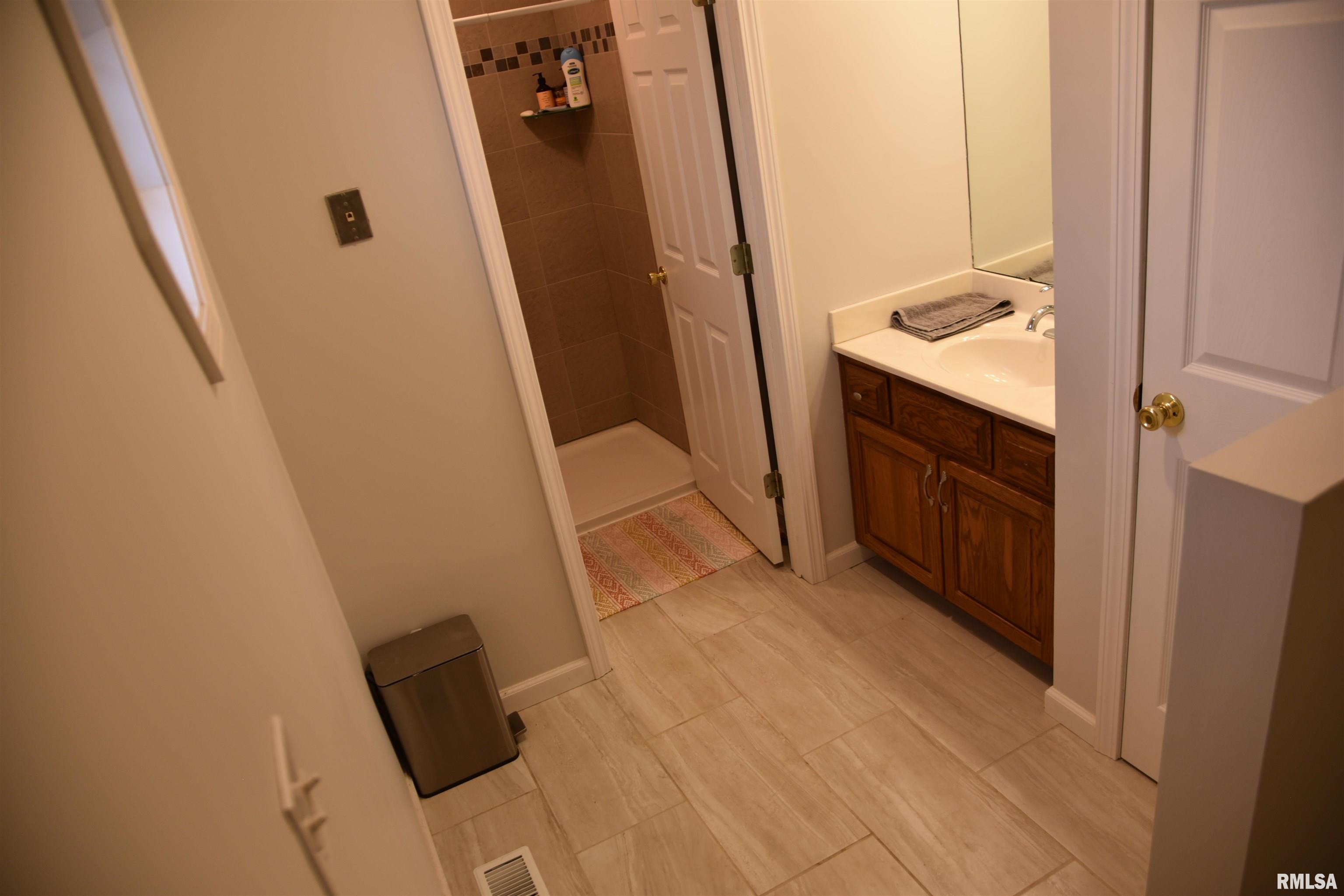 1505 Dutchman Lake Road Vienna, IL 62995 - Photo 17 of 59