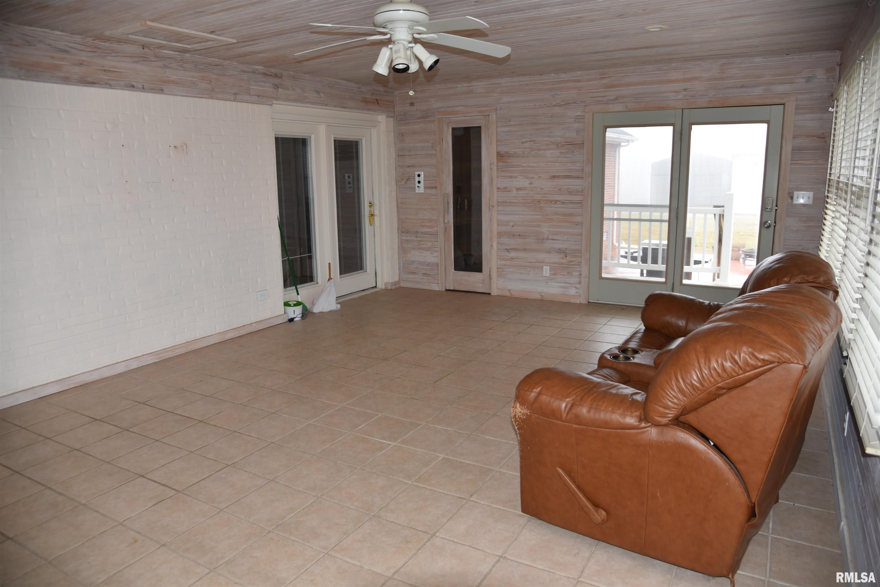1505 Dutchman Lake Road Vienna, IL 62995 - Photo 19 of 59