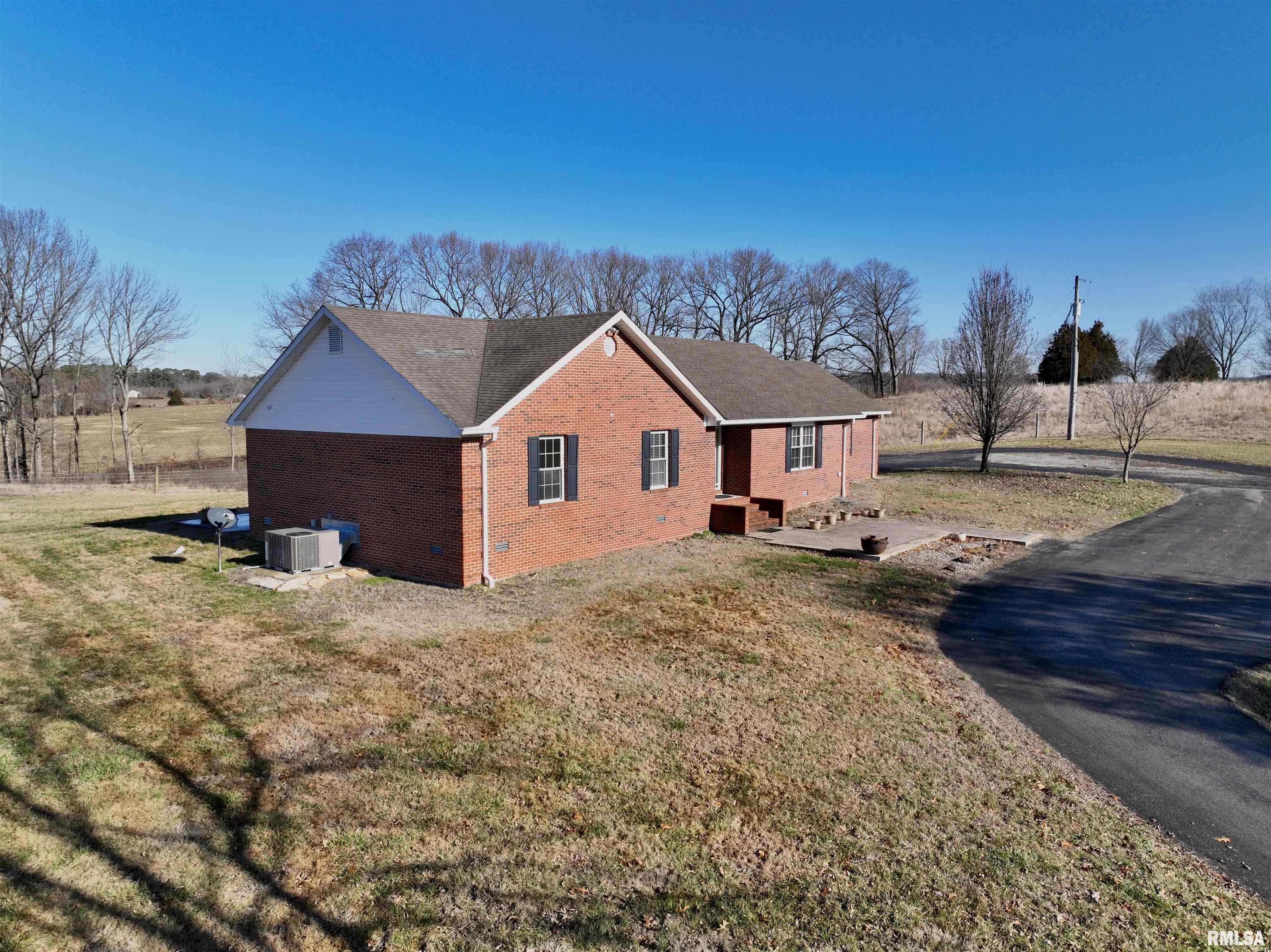 1505 Dutchman Lake Road Vienna, IL 62995 - Photo 4 of 59