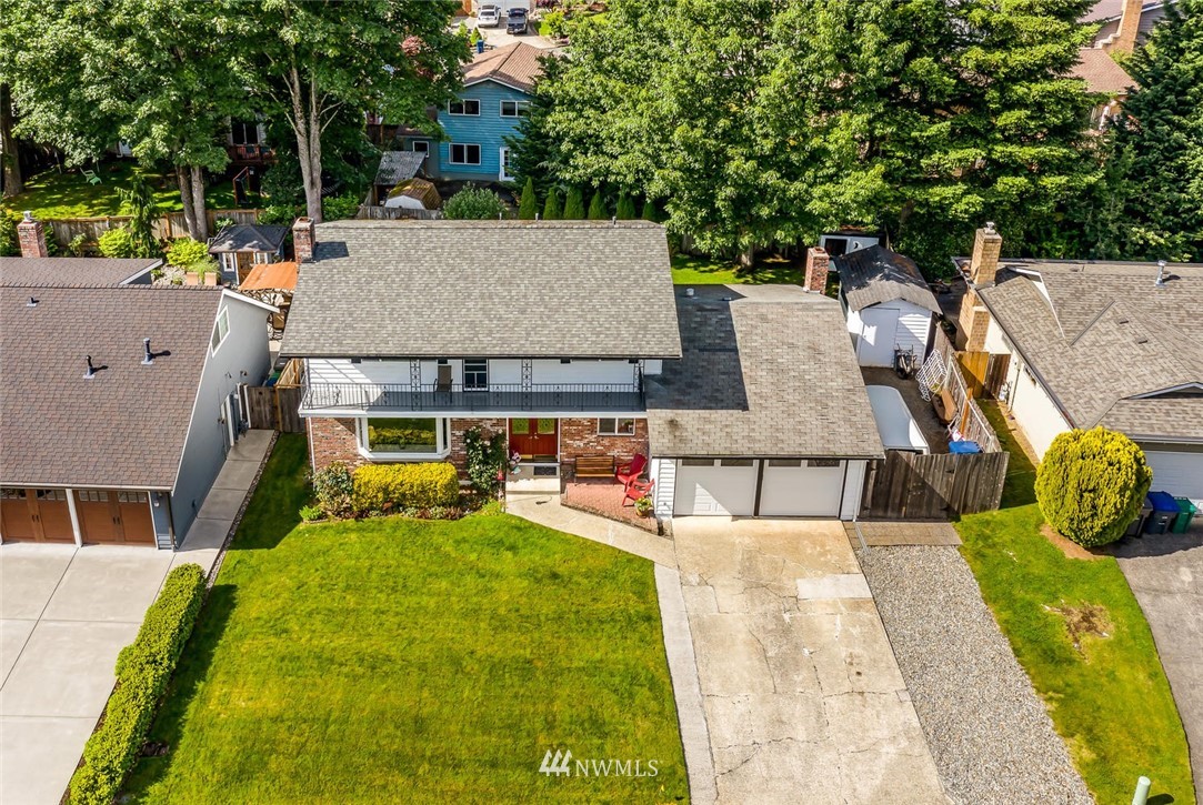 11812 Northeast 157th Street Bothell, WA 98011 - Photo 24 of 25 swimming pool view with a sitting space