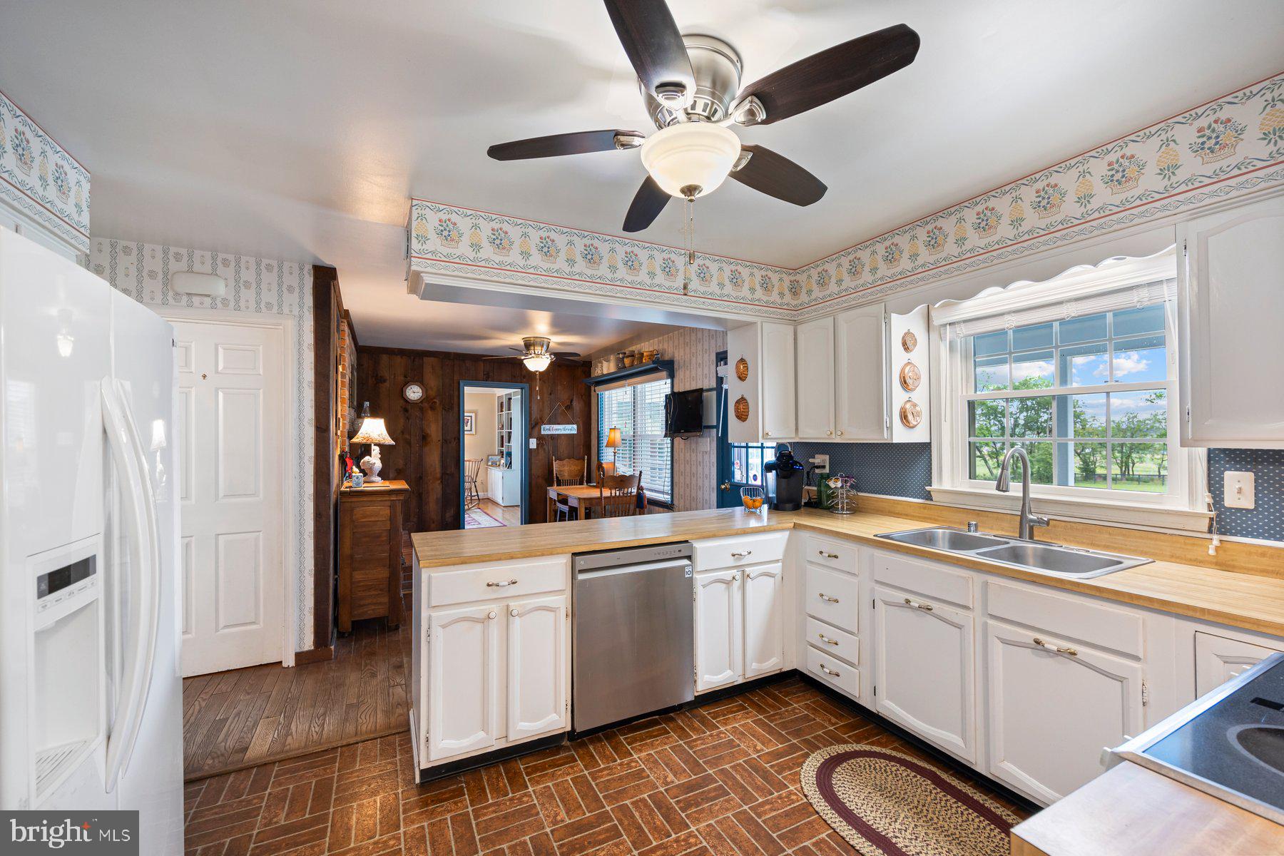 13725 Oster Farm Road West Friendship, MD 21794 - Photo 19 of 45 Kitchen