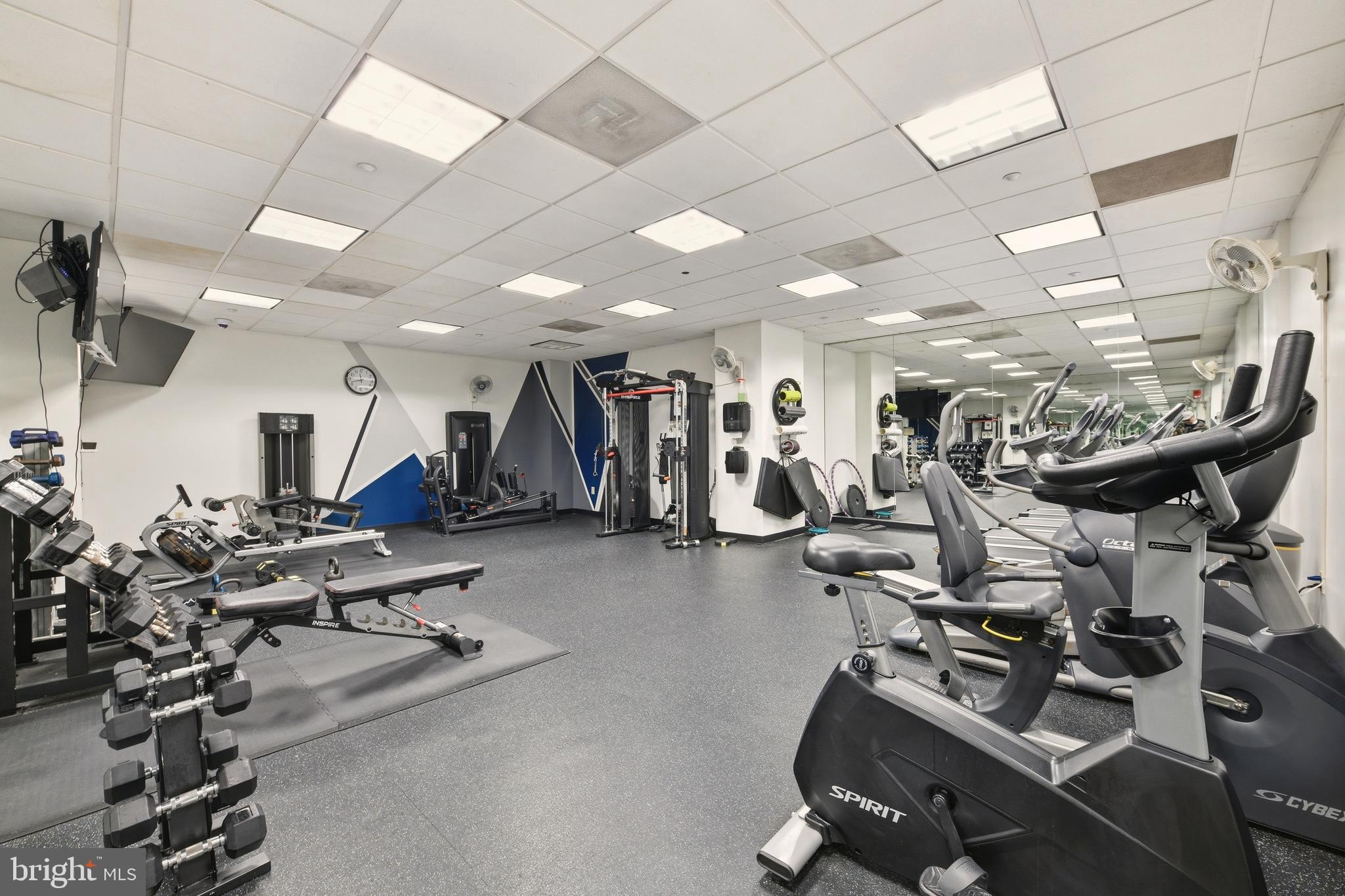 1150 K Street Northwest, Unit 1109 Washington, DC 20005 - Photo 25 of 33 a view of a room with gym equipment