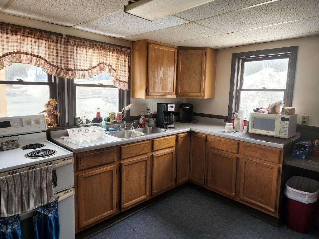 4 2nd Street Presque Isle, ME 04769 - Photo 4 of 17 16500444169252