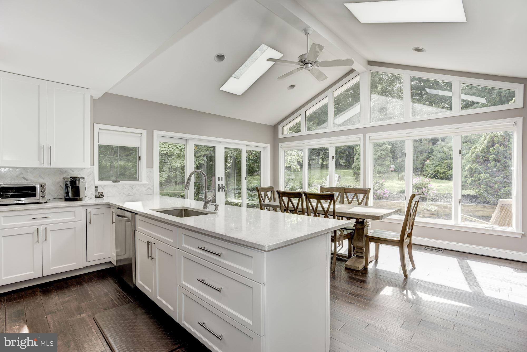 1932 Barton Hill Road Reston, VA 20191 - Photo 4 of 75