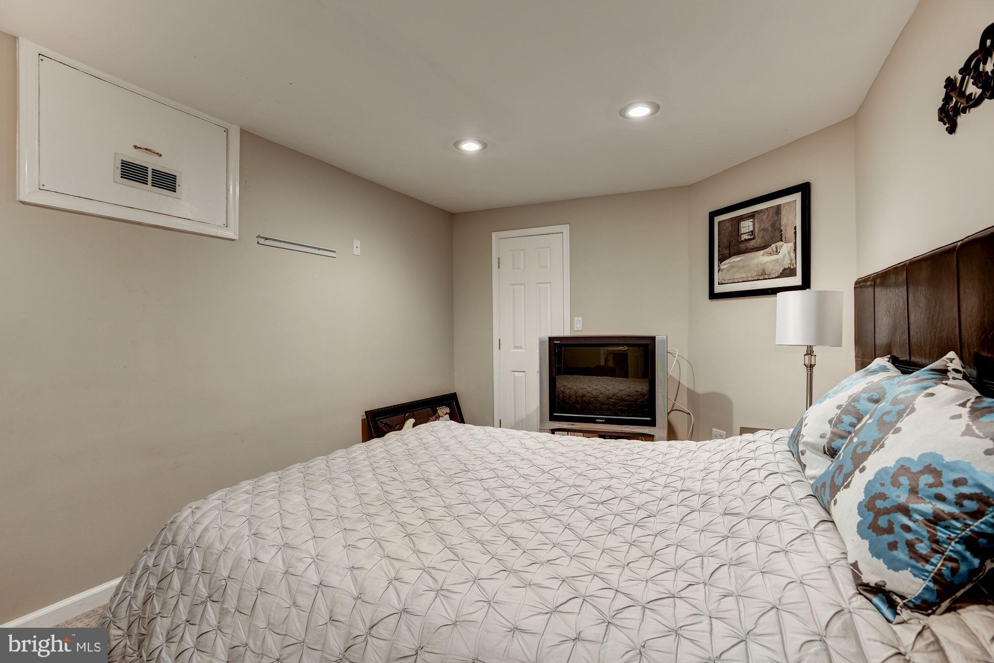 1932 Barton Hill Road Reston, VA 20191 - Photo 57 of 75