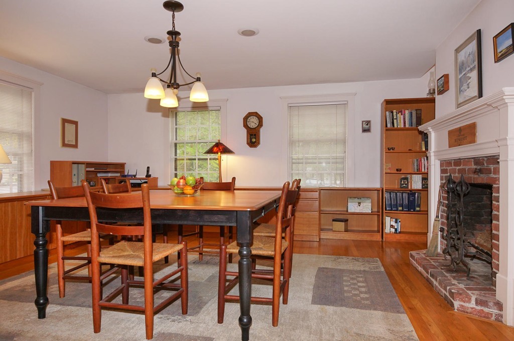 69 Ridgewood Road Concord, MA 01742 - Photo 4 of 13 Gallery Image 4