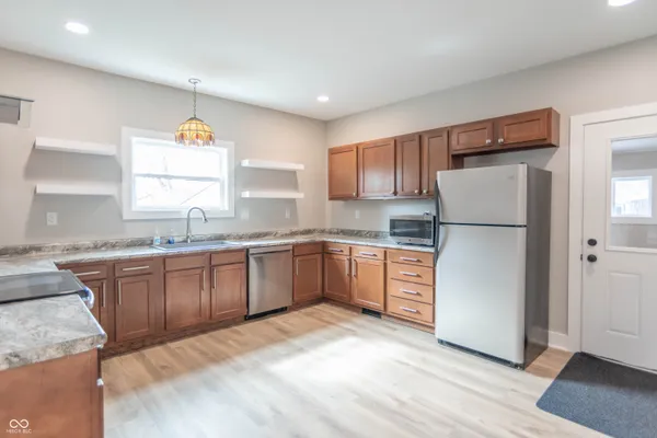 $299,999 | 252 South Main Street, Cloverdale, IN 46120