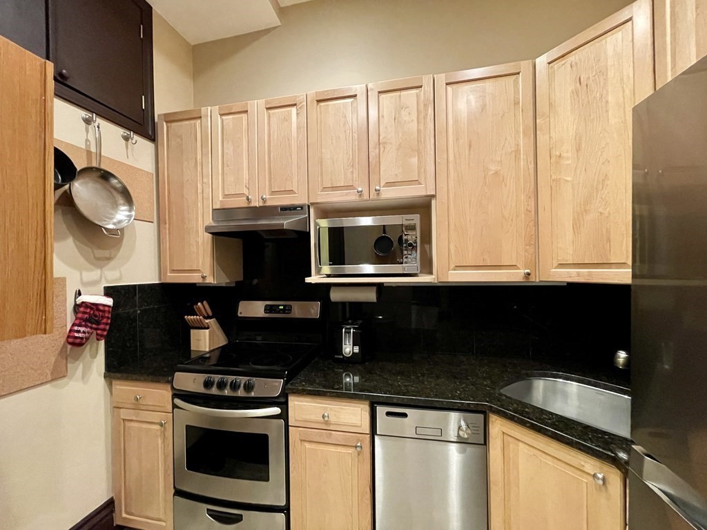 74 Commonwealth Avenue, Unit 8 Boston, MA 02116 - Photo 10 of 18