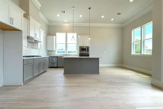 $525,000 | 11069 Chatterton Drive, Houston, TX 77043