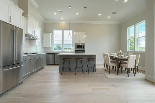 $525,000 | 11069 Chatterton Drive, Houston, TX 77043