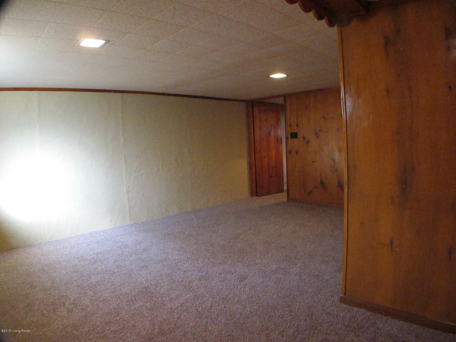 8351 Walker Road Louisville, KY 40258 - Photo 14 of 15 IMG_6003.JPG