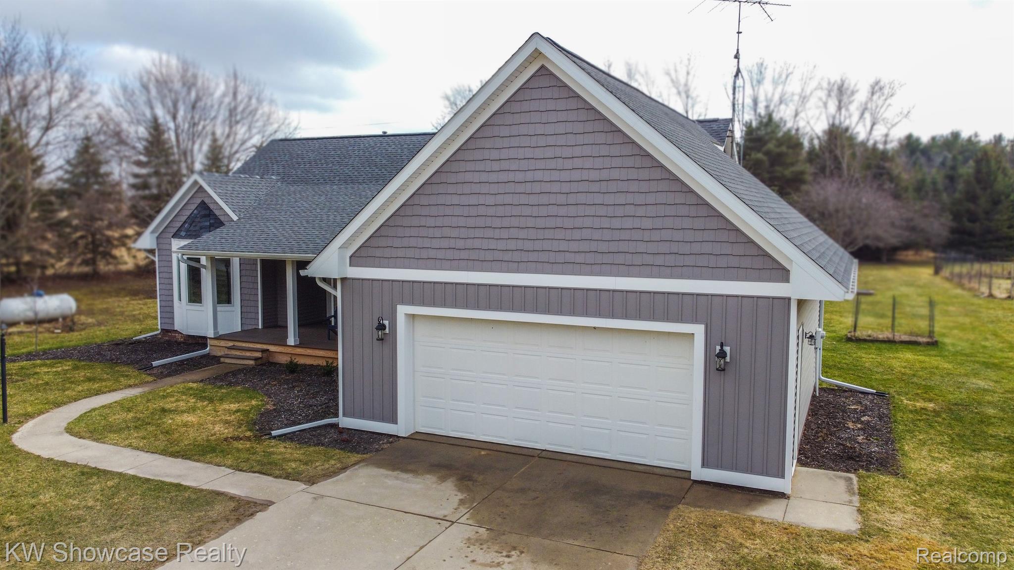 4306 Evans Road Holly, MI 48442 - Photo 4 of 52 Gallery Image 4