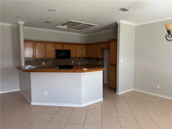 $2,395 | 2334 Luzius Drive, Corpus Christi, TX 78418