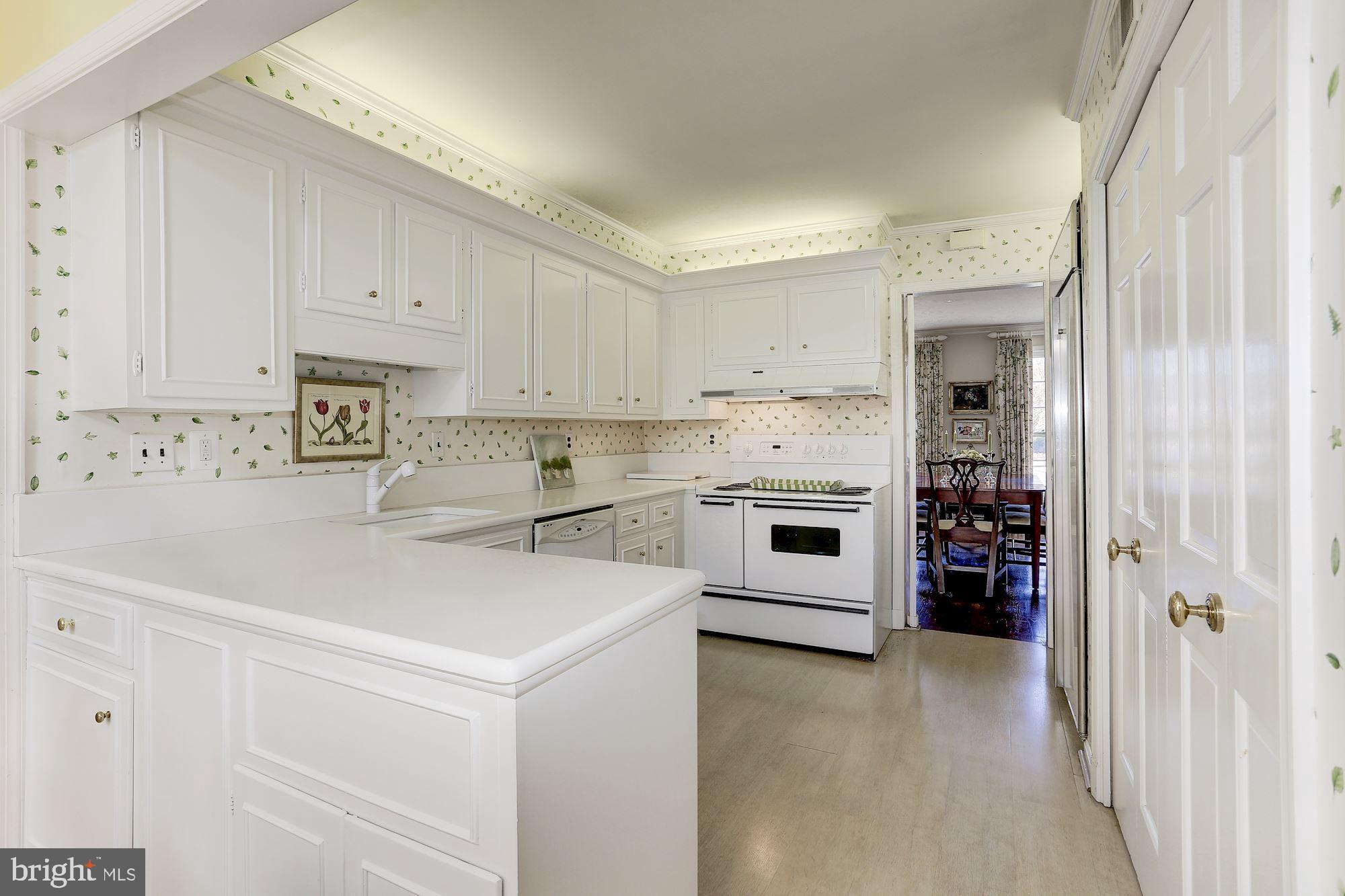 4401 Tournay Road Bethesda, MD 20816 - Photo 11 of 39 Kitchen