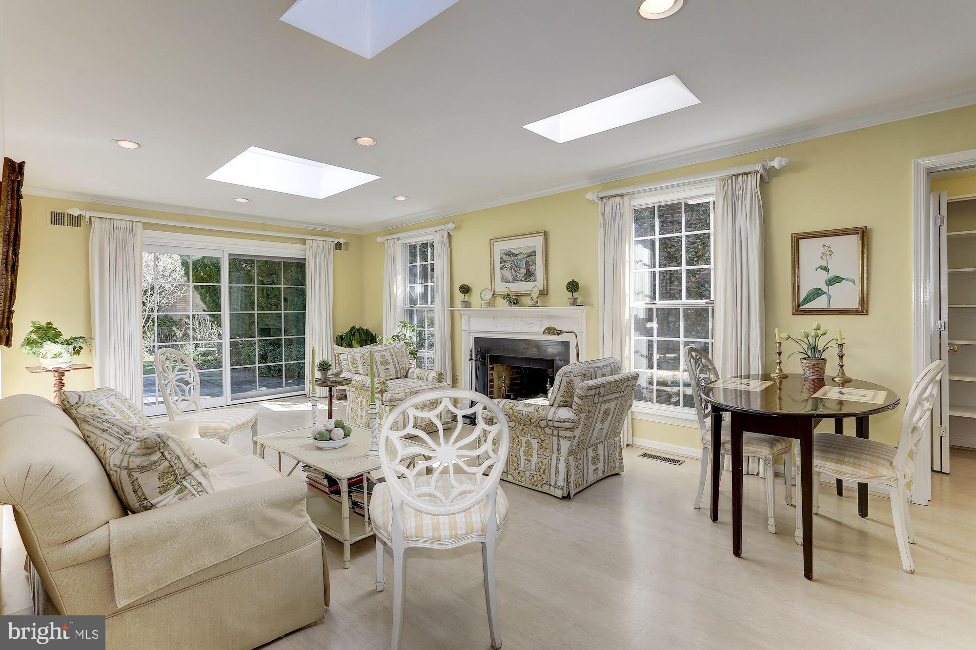 4401 Tournay Road Bethesda, MD 20816 - Photo 12 of 39 Sunroom