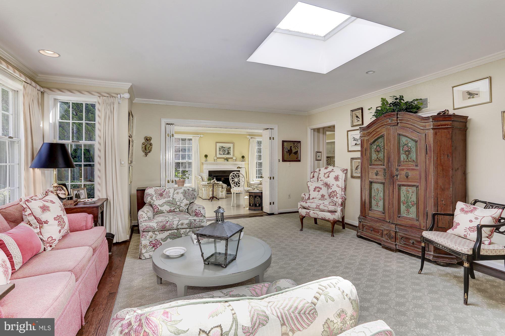 4401 Tournay Road Bethesda, MD 20816 - Photo 18 of 39 Library/Family room