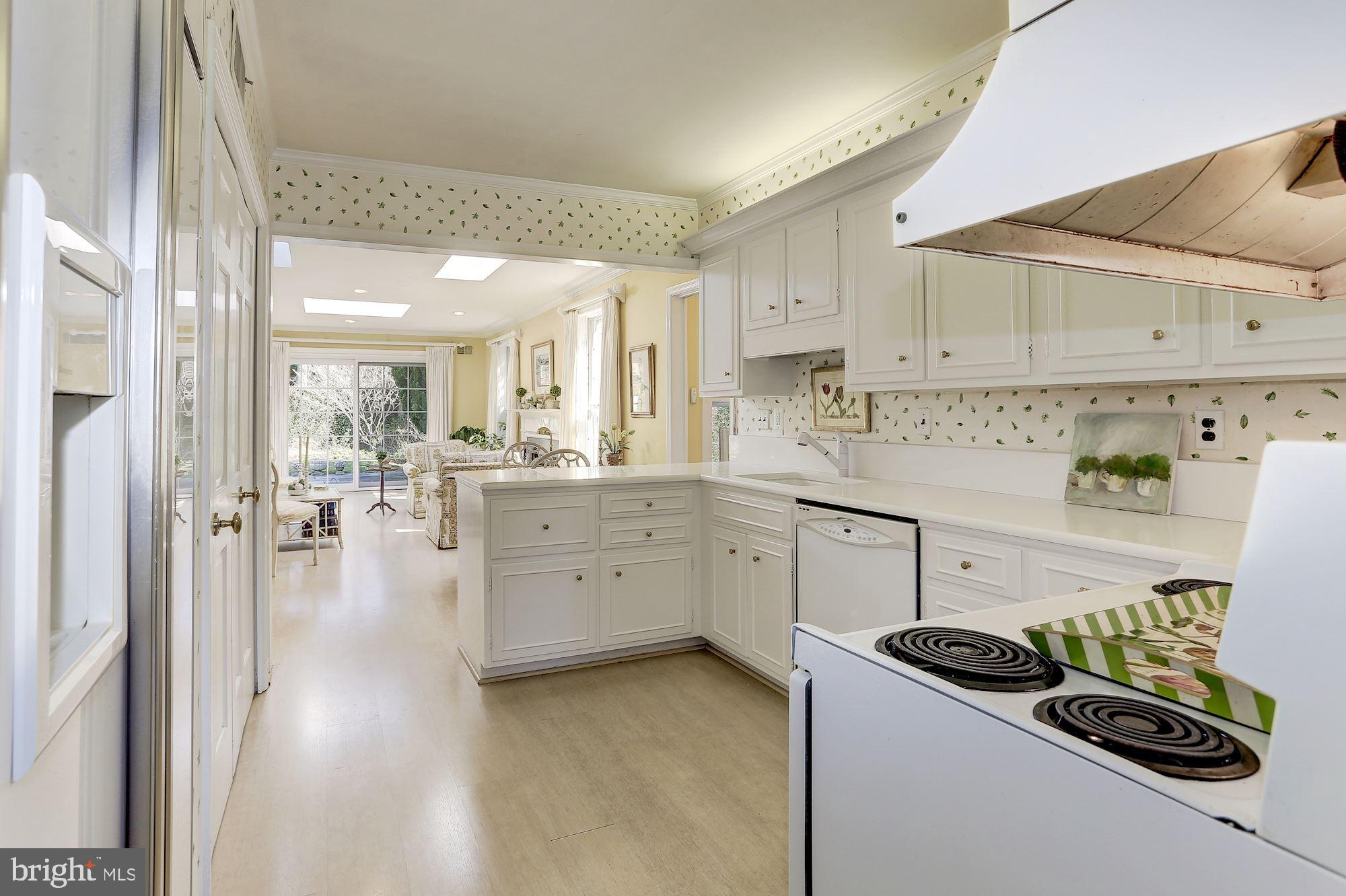 4401 Tournay Road Bethesda, MD 20816 - Photo 10 of 39 Kitchen