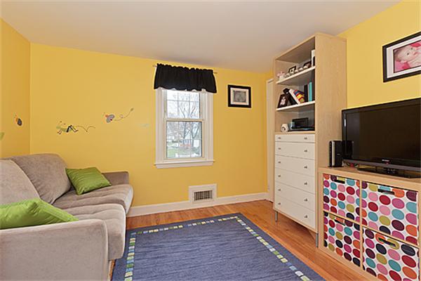 32 Mayflower Road Woburn, MA 01801 - Photo 16 of 30 Gallery Image 16