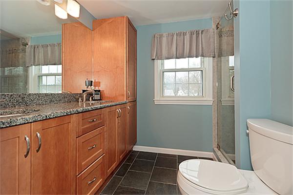 32 Mayflower Road Woburn, MA 01801 - Photo 21 of 30 Gallery Image 21