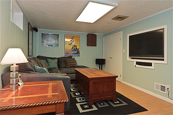 32 Mayflower Road Woburn, MA 01801 - Photo 23 of 30 Gallery Image 23