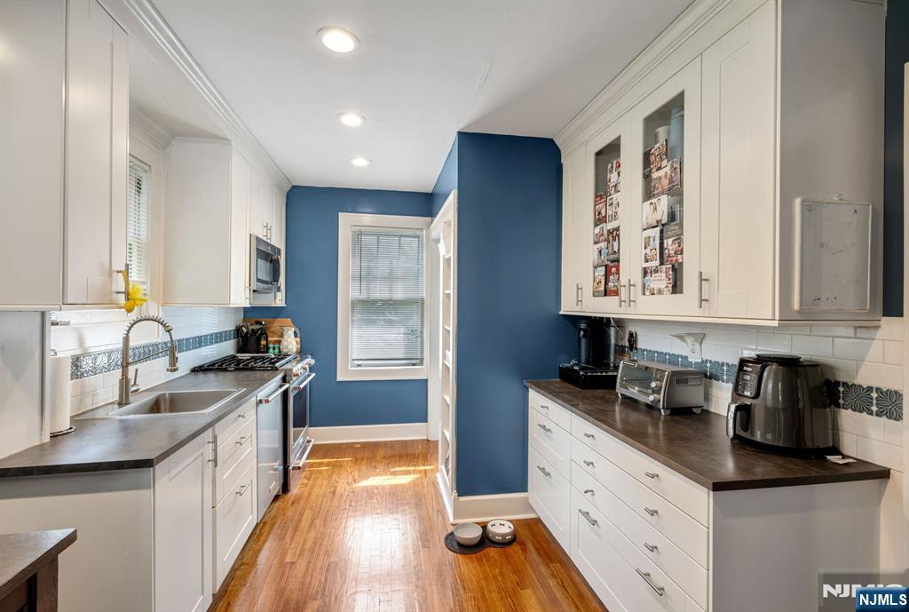19 Christopher Place Ridgewood, NJ 07450 - Photo 14 of 34 Gallery Image 14