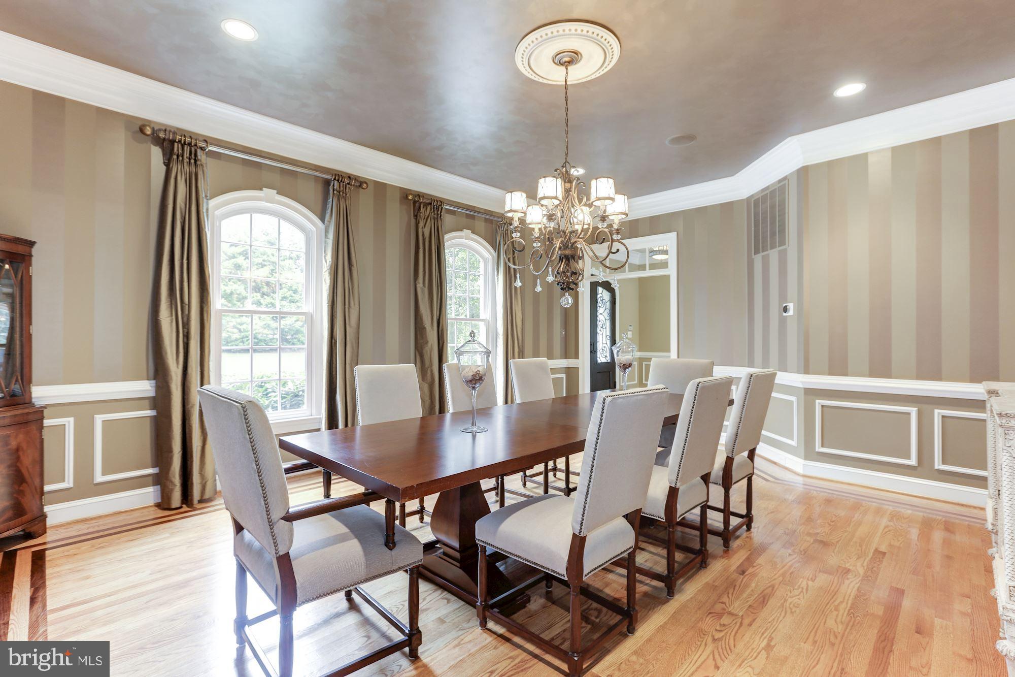 451 Walker Road Great Falls, VA 22066 - Photo 12 of 57 Gallery Image 12
