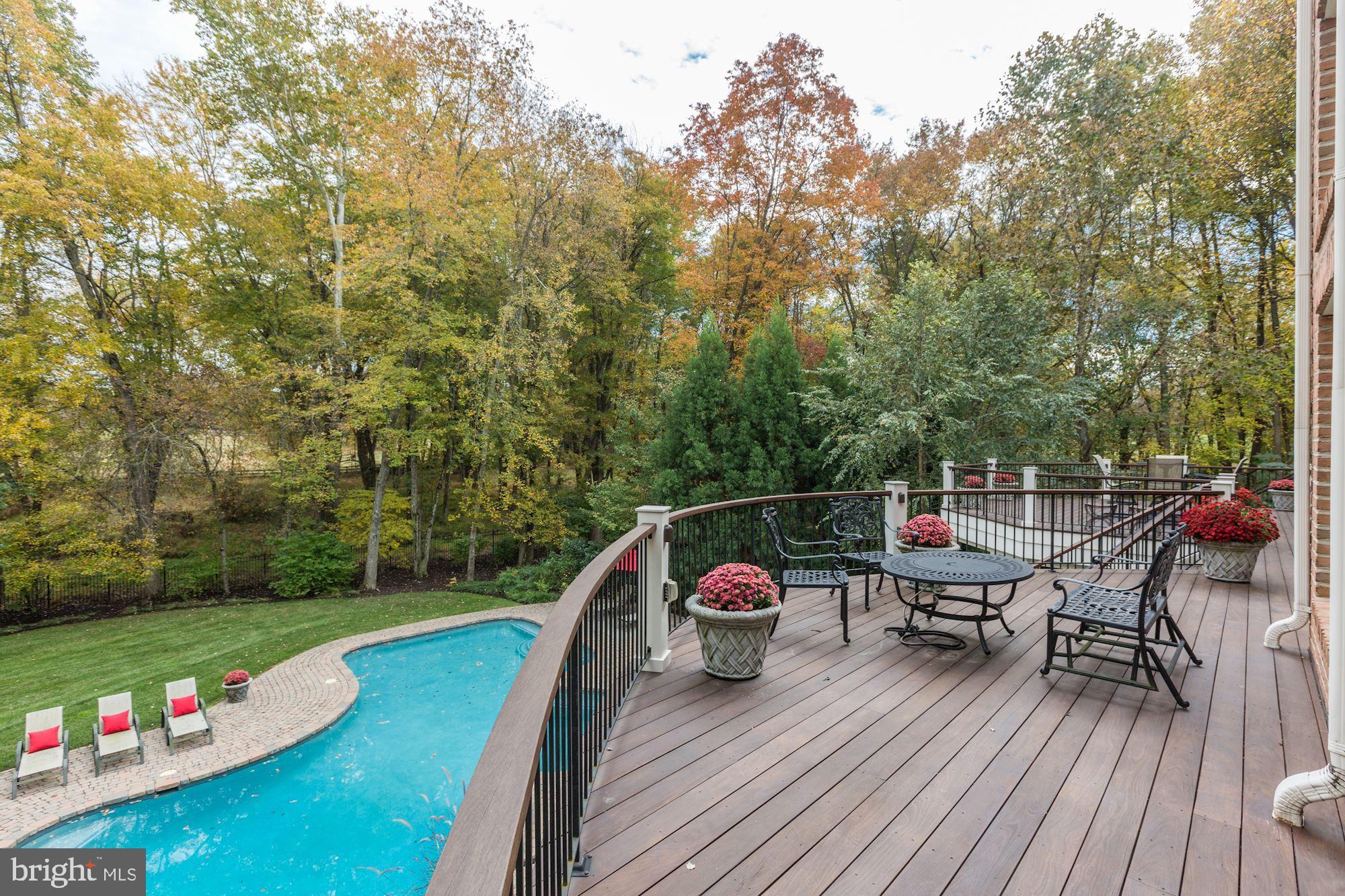 451 Walker Road Great Falls, VA 22066 - Photo 17 of 57 Gallery Image 17