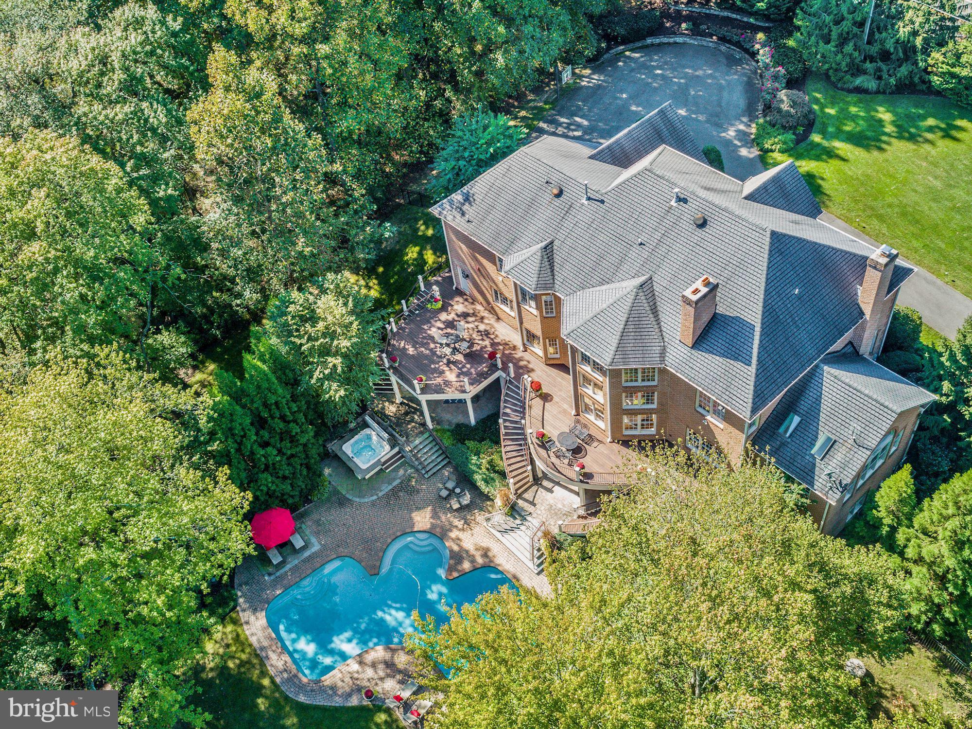 451 Walker Road Great Falls, VA 22066 - Photo 3 of 57 Gallery Image 3