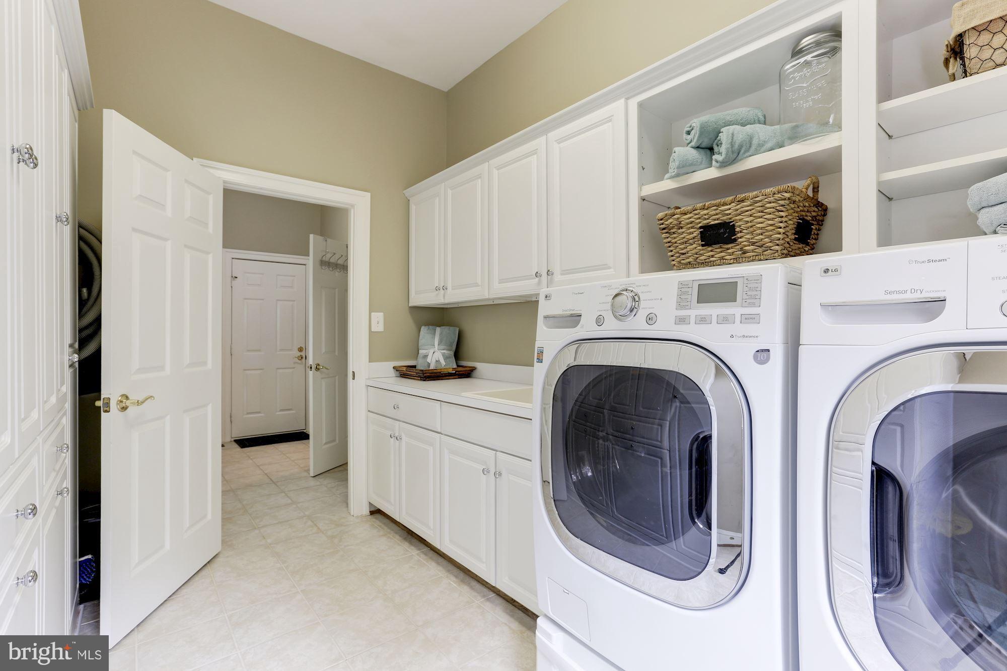 451 Walker Road Great Falls, VA 22066 - Photo 24 of 57 Gallery Image 24