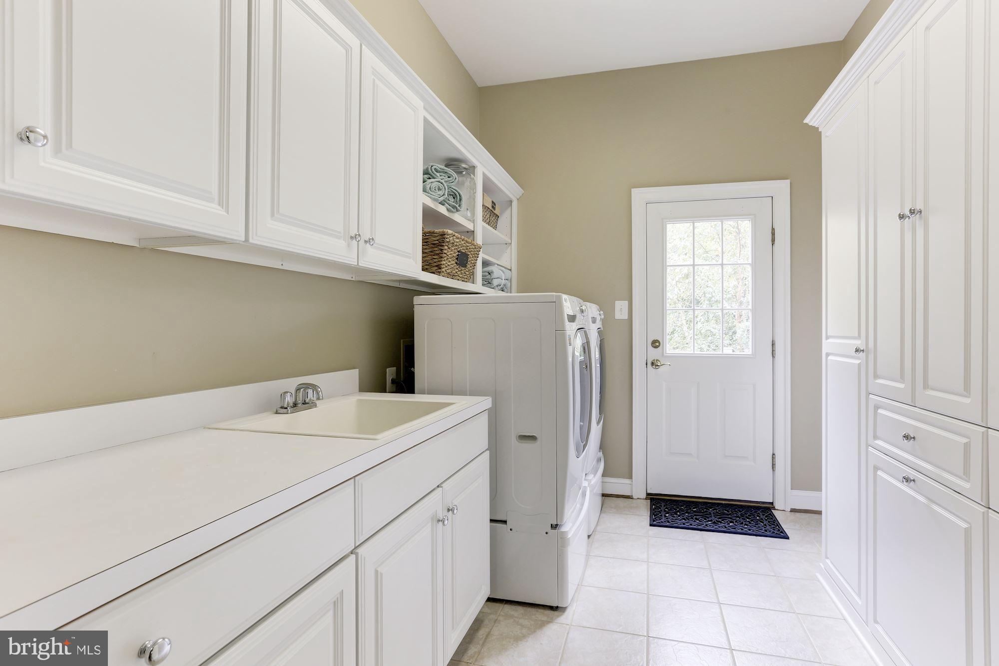 451 Walker Road Great Falls, VA 22066 - Photo 25 of 57 Gallery Image 25