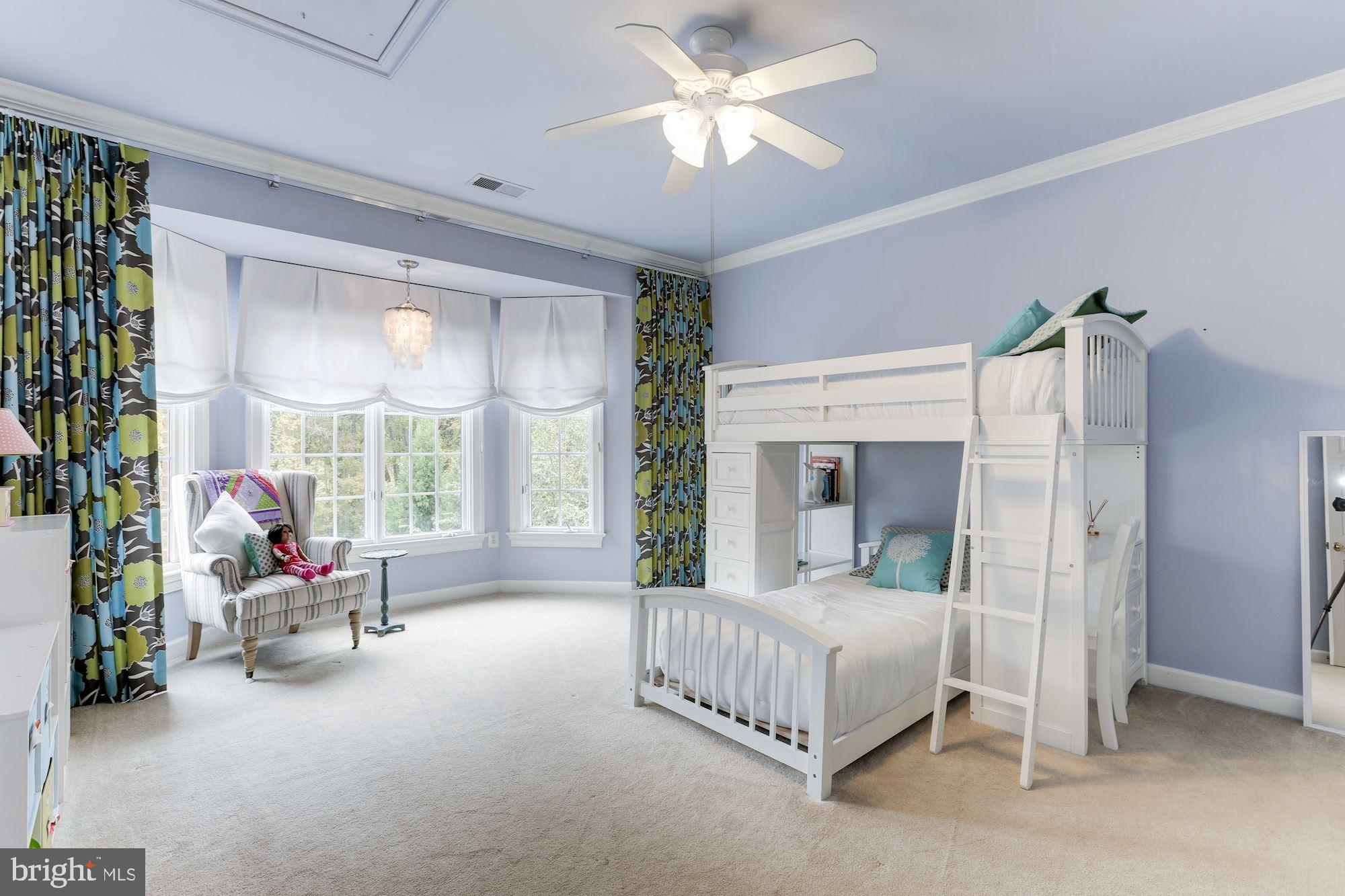 451 Walker Road Great Falls, VA 22066 - Photo 35 of 57 Gallery Image 35