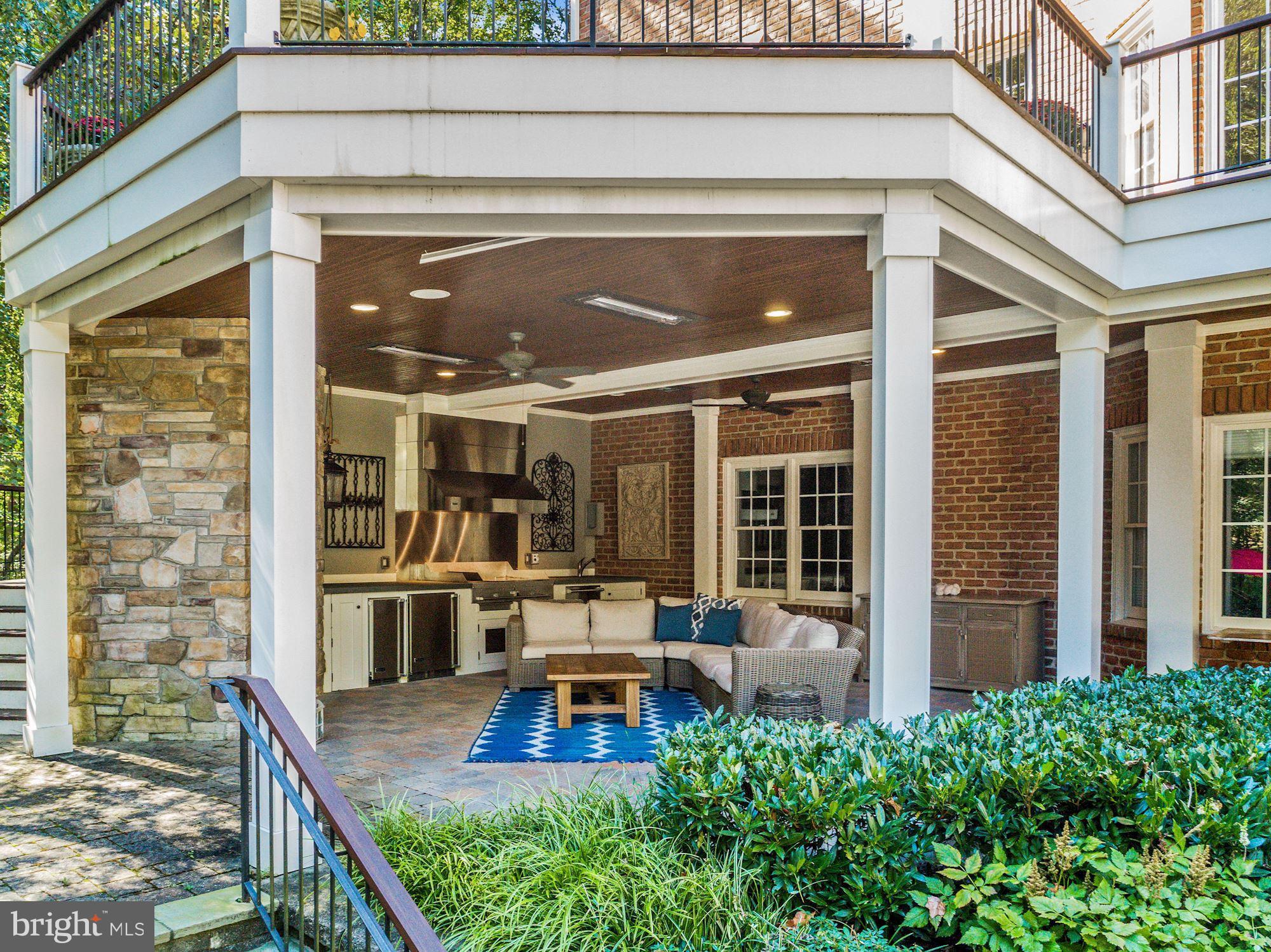 451 Walker Road Great Falls, VA 22066 - Photo 5 of 57 Gallery Image 5