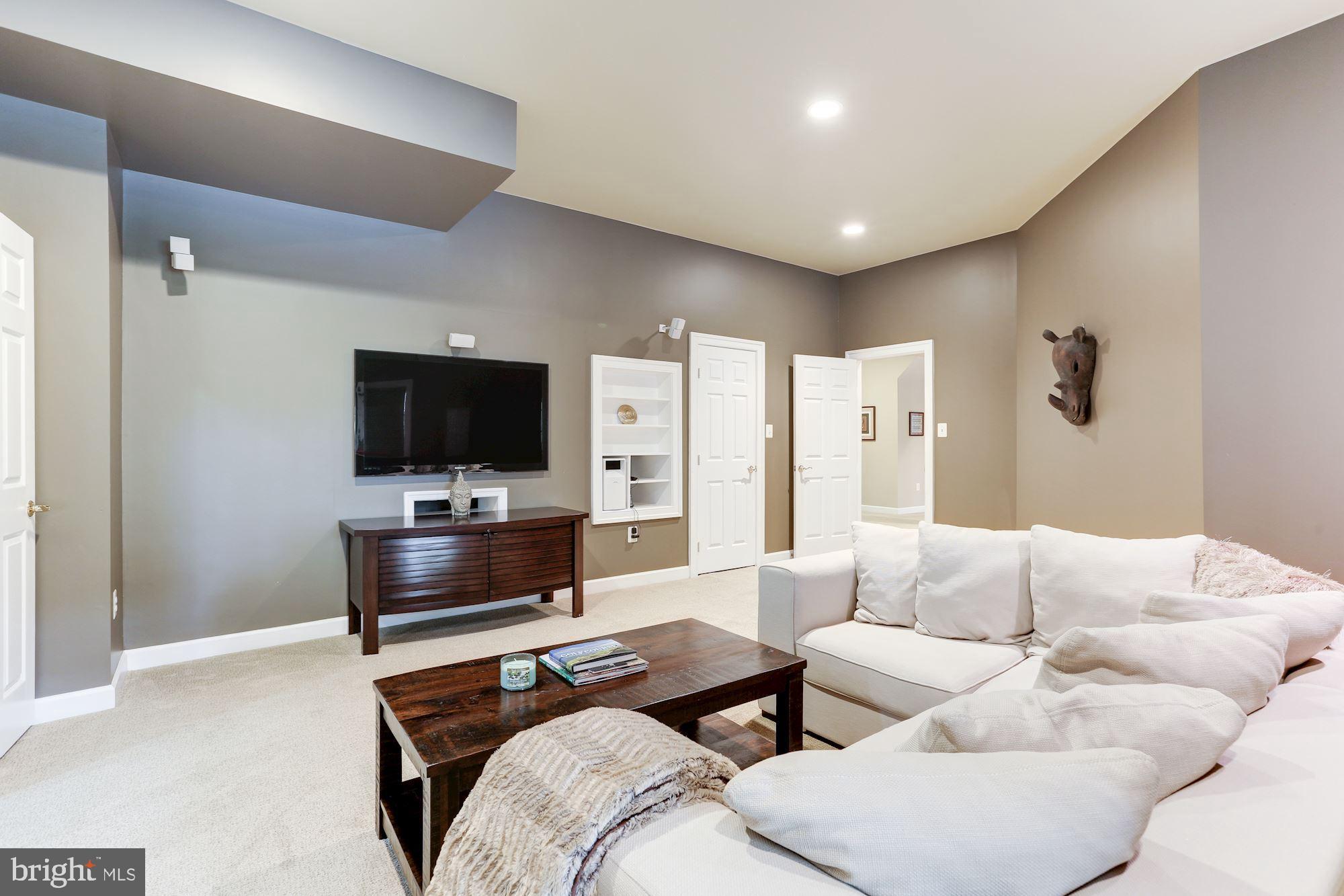 451 Walker Road Great Falls, VA 22066 - Photo 47 of 57 Gallery Image 47
