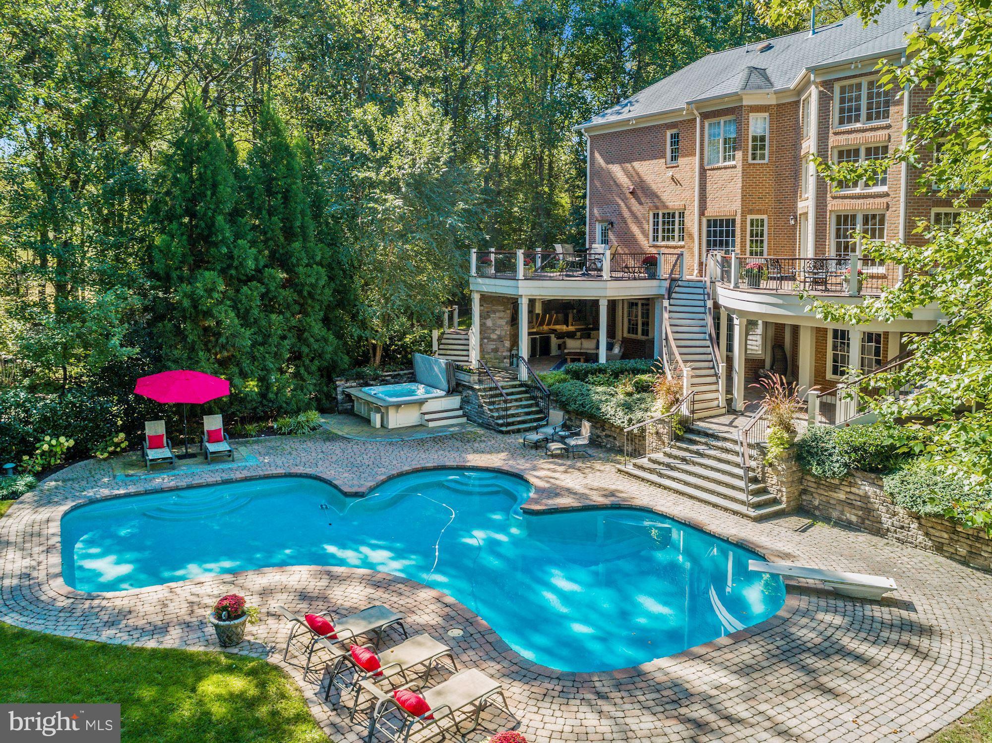 451 Walker Road Great Falls, VA 22066 - Photo 8 of 57 Gallery Image 8