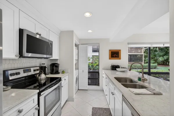 $2,800 | 611 Bracken Wood Cove, Palm Beach Gardens, FL 33418
