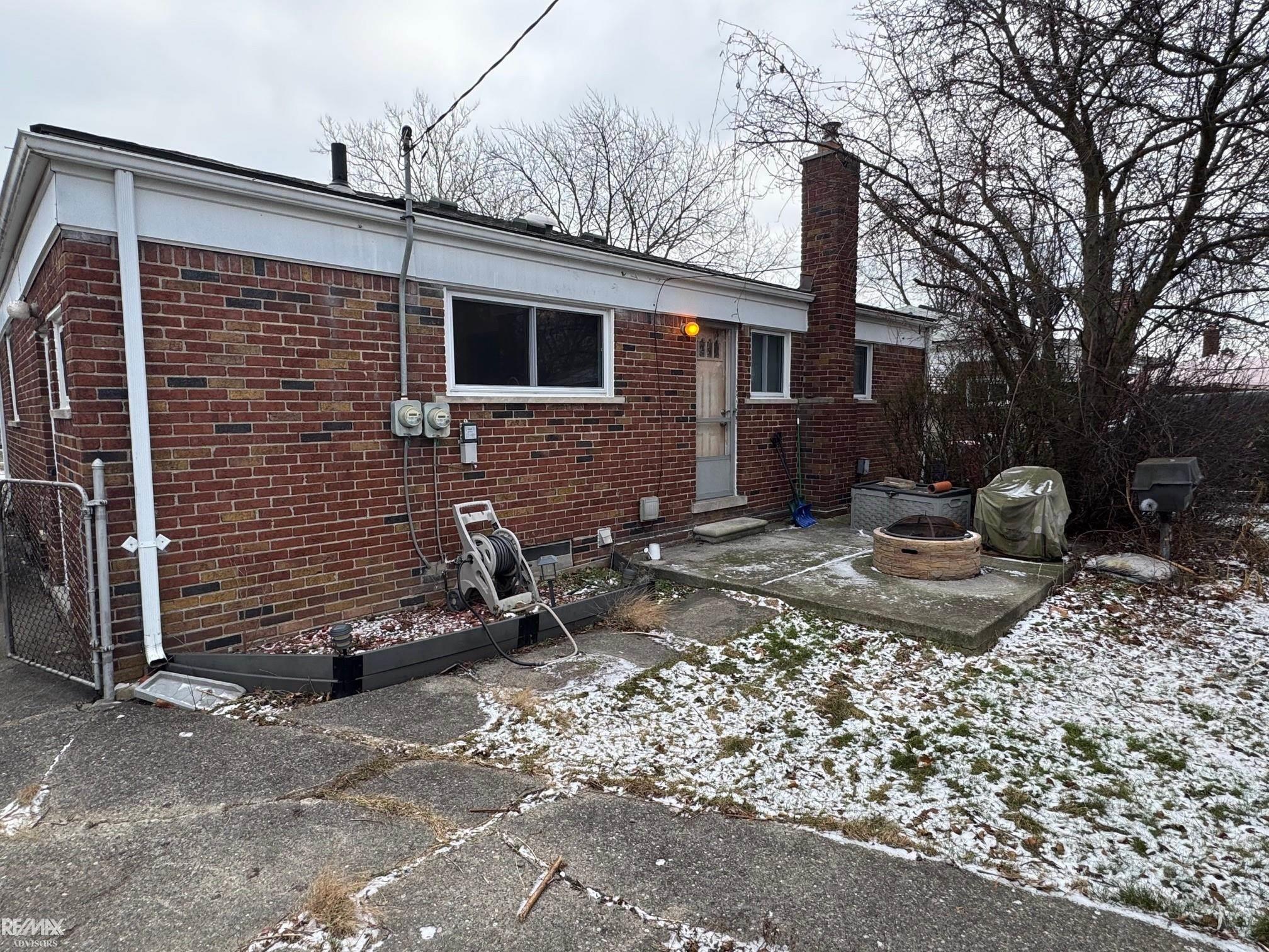 24545 Ridgecroft Avenue Eastpointe, MI 48021 - Photo 14 of 14 50163985-38b1744f-e89f-4833-8c3b-d4504e98f564.JPG