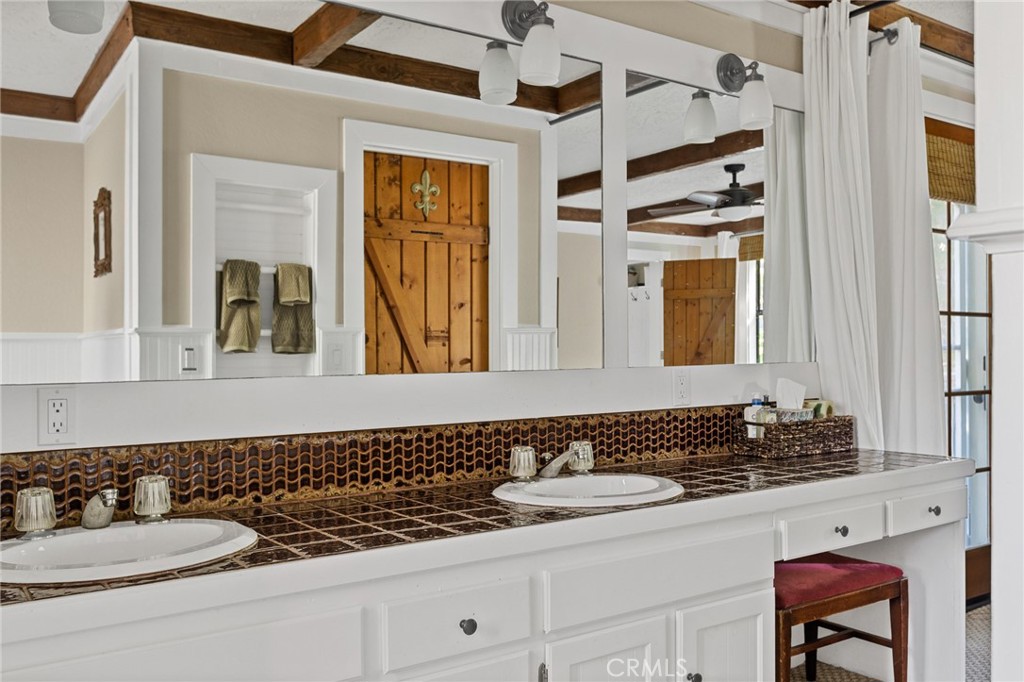 137 John Muir Road Lake Arrowhead, CA 92352 - Photo 21 of 42 Gallery Image 21