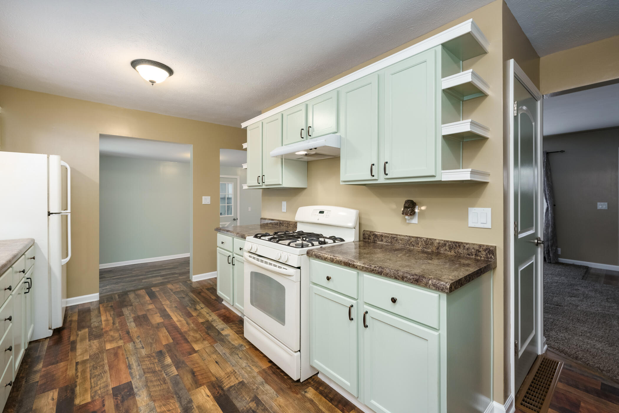 2463 Hamilton Road Battle Creek, MI 49017 - Photo 14 of 40 Hamilton_Rd_2463_BattleCreek_49017-13