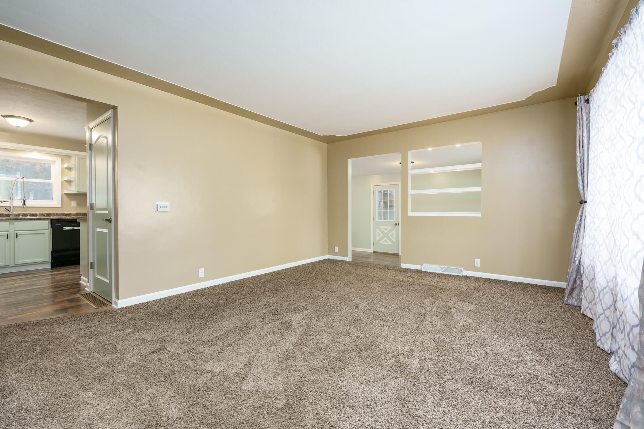 2463 Hamilton Road Battle Creek, MI 49017 - Photo 3 of 40 Hamilton_Rd_2463_BattleCreek_49017-2