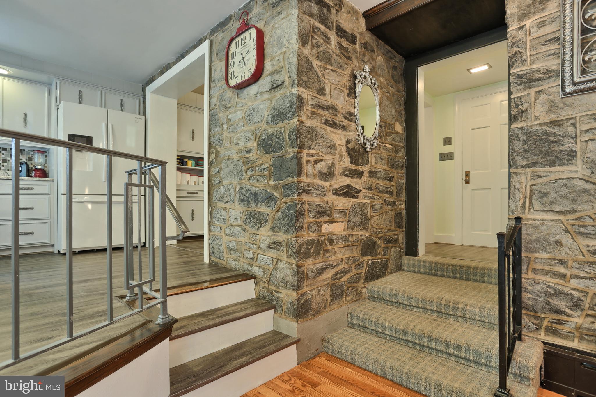 1001 Quentin Road Lebanon, PA 17042 - Photo 16 of 34 Steps to kitchen (l), hallway (r)