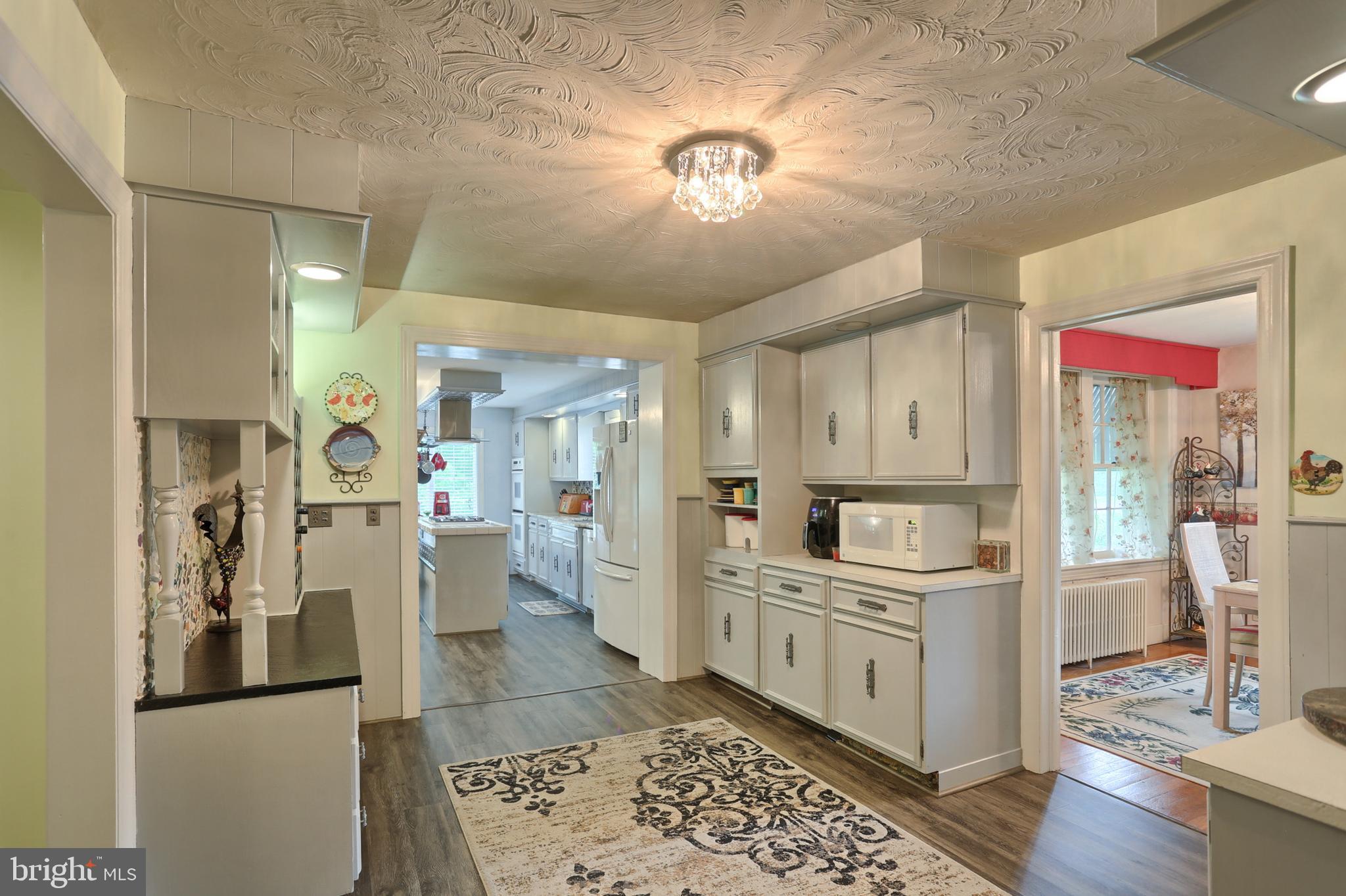 1001 Quentin Road Lebanon, PA 17042 - Photo 8 of 34 Butler Pantry (view 1)