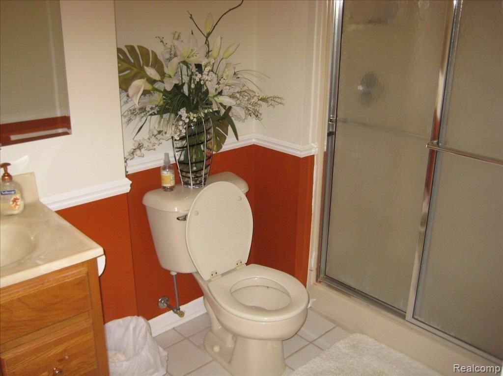 1629 Colony Drive Rochester, MI 48307 - Photo 6 of 11 Basement Bath