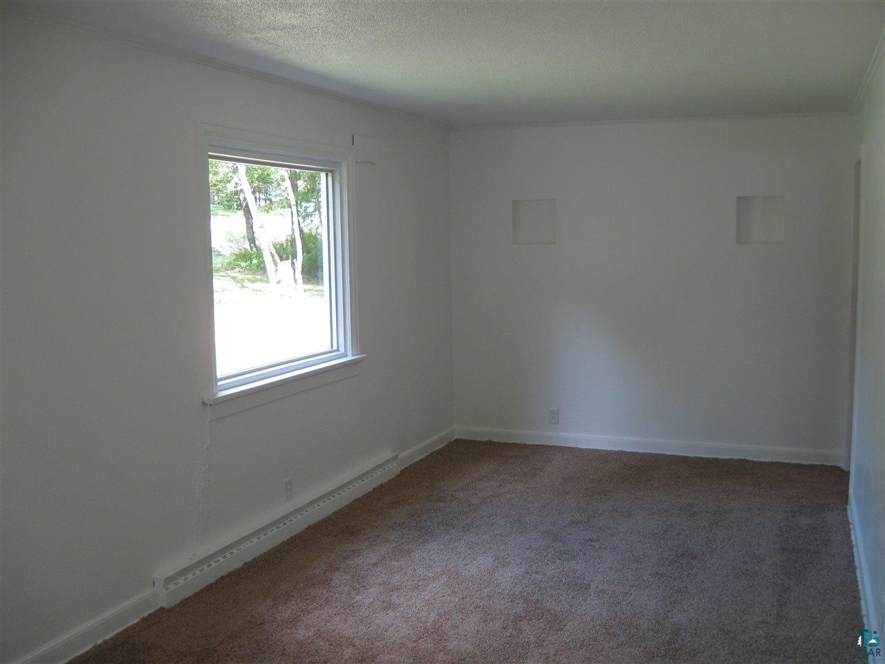 324 Howard Gnesen Road Duluth, MN 55811 - Photo 8 of 16 living room