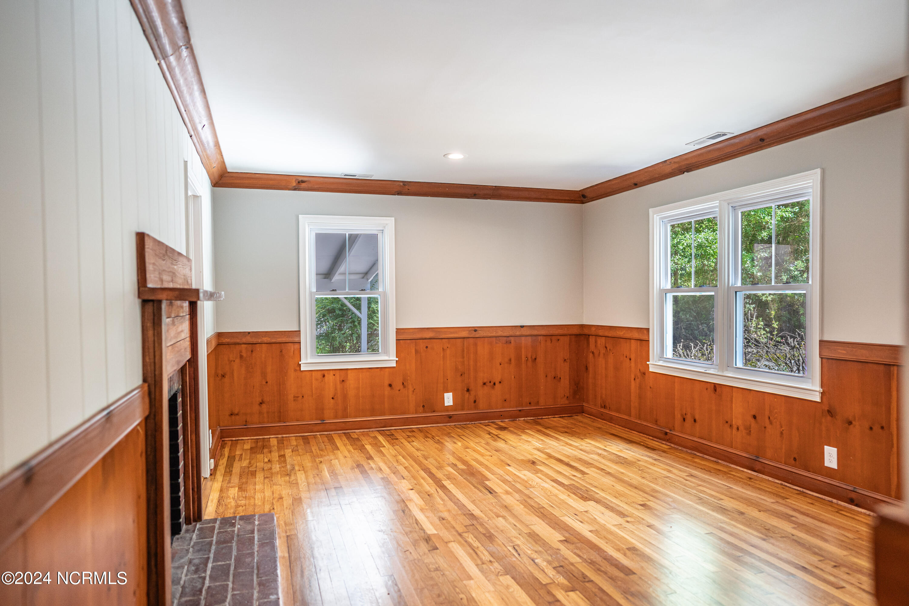 440 South Ridge Street Southern Pines, NC 28387 - Photo 13 of 39 Living